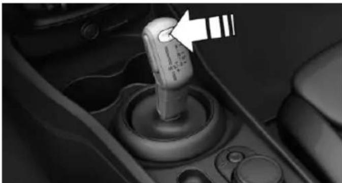MINI Countryman (2020) - Engaging selector lever position D, N, R - 3