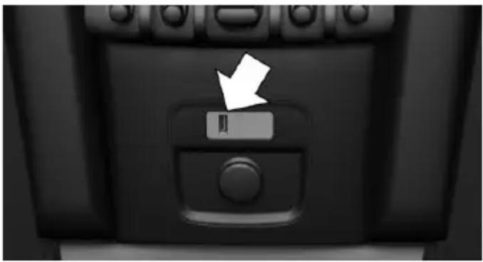 MINI Countryman (2020) - In the front center console - 1