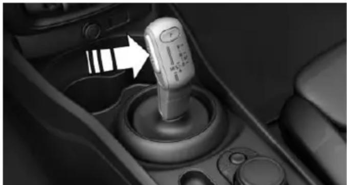 MINI Countryman (2020) - Engaging selector lever position D, N, R - 1