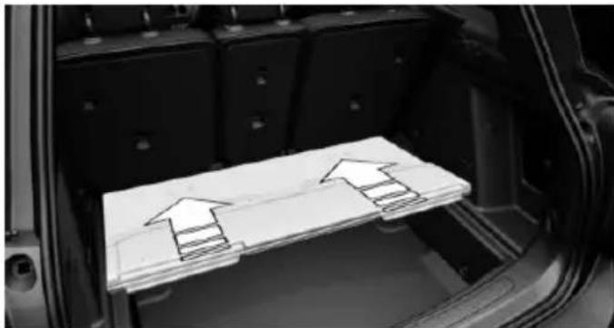 MINI Countryman (2020) - Inserting the cargo floor panel - 1