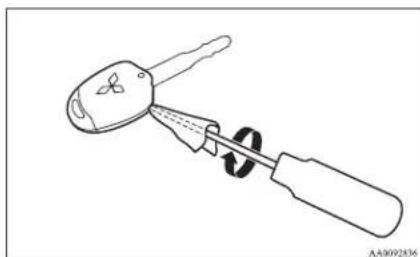 MITSUBISHI L200 (2013) - Procedure for replacing the remote control switch battery - 2