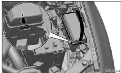 MITSUBISHI L200 (2011) - Engine compartment - 1