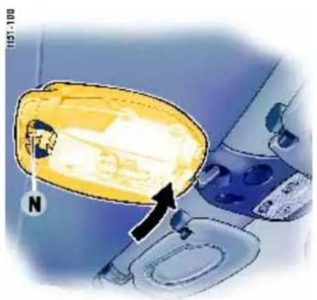 PORSCHE 911 Turbo (2008) - Locking the locking hook "H" in the windscreen frame - 2