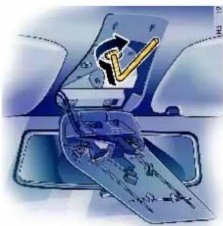 PORSCHE 911 Turbo (2008) - Closing the sliding roof - 2