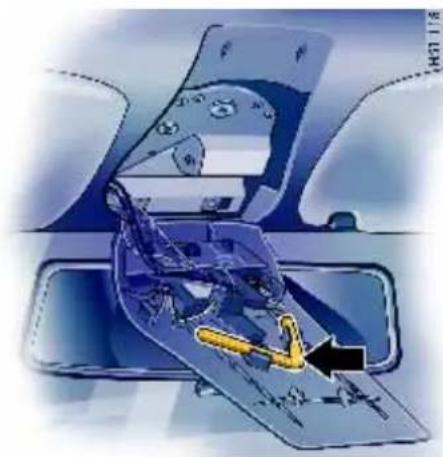PORSCHE 911 Turbo (2008) - Closing the sliding roof - 1