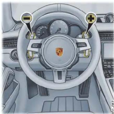 PORSCHE 911 Carrera (2013) - 使用选档杆或换档按钮降档 - 1