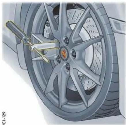 PORSCHE 911 Carrera (2013) - 使用提升平台、滚轮式千斤顶或标准千斤顶升起车辆 - 4