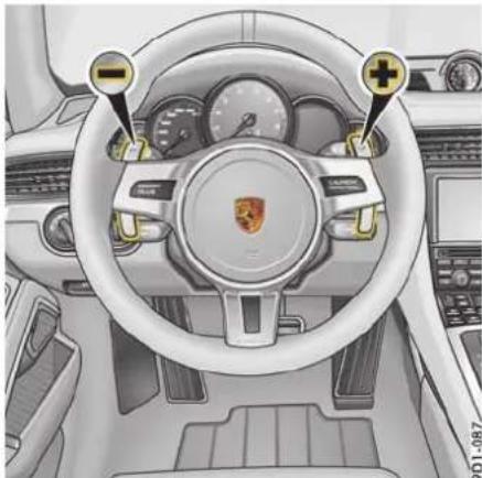 PORSCHE 911 Targa (2016) - 使用选档杆或换档按钮降档 - 1