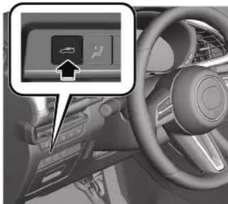 MAZDA 3 Hatchback (2021) - Using the trunk lid release button - 1