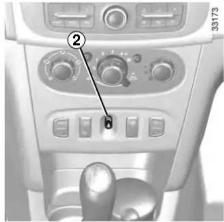 DACIA Logan (2019) - Activation of the front passenger air bag (depending on vehicle) - 1
