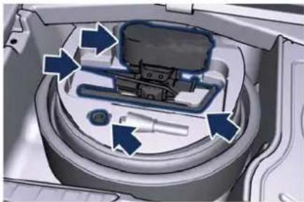 Maserati Quattroporte (2014) - WiedereinsetzendesnormalenRads mitrepariertenoderersetztenReifen - 2