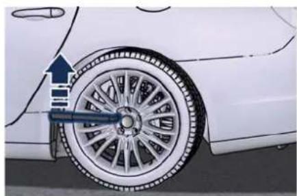 Maserati Quattroporte (2014) - WiedereinsetzendesnormalenRads mitrepariertenoderersetztenReifen - 1