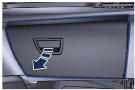 Maserati Quattroporte (2014) - Handschuhfachaufder Beifahrerseite - 1