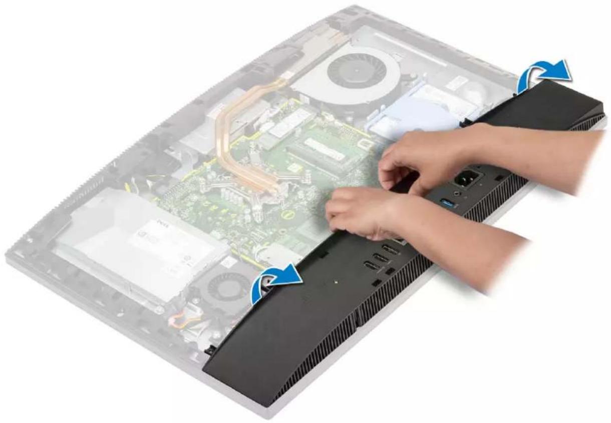 DELL OptiPlex 7470 - Removing the base cover - 2