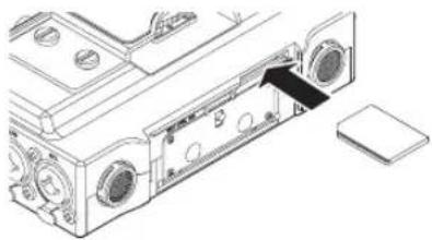 TASCAM DR-70D - Eine SD-Karte einlegen - 1