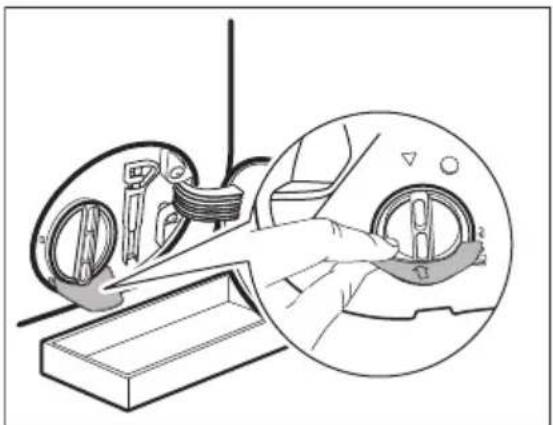 AEG L8FE77485 - Gehen Sie zum Reinigen der Pumpe folgendermaßen vor: - 2