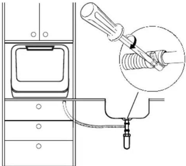MEDION MD 37004 - Raccordement du tuyau au siphon de l'évier - 2