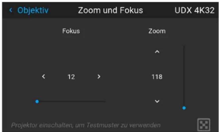 Objektiv Zoom und Fokus UDX 4K32 Fokus Zoom < 12 > 118 Projektor einschalten, um Testmuster zu verwenden