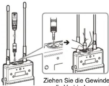 SONY URX-P40 - Anschließen des Adapterkabels an den Anschluss OUTPUT - 1