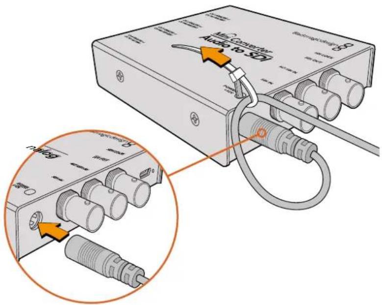 Blackmagic Design Mini Converter - 電源の接続 - 1