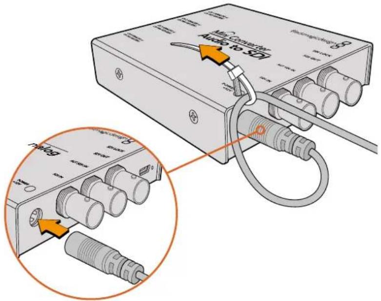 Blackmagic Design Mini Converter - 전원 연결하기 - 1