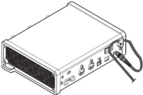 TASCAM SERIES 102i - Connexion de l'alimentation - 2