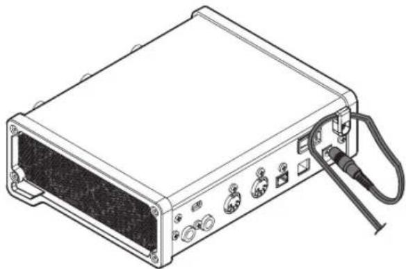 TASCAM SERIES 102i - 電源を接続する - 2