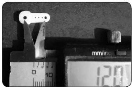 D-Power Streamline - MONTAGE DER QUERRUDERSERVOS - 1