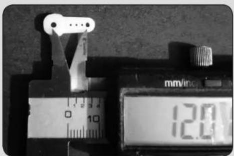 D-Power Streamline - MONTAGE DER QUERRUDERSERVOS - 6