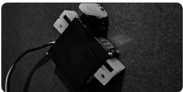D-Power Streamline - MONTAGE DER QUERRUDERSERVOS - 3