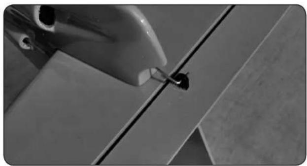D-Power Streamline - MONTAGE DER QUERRUDERSERVOS - 13