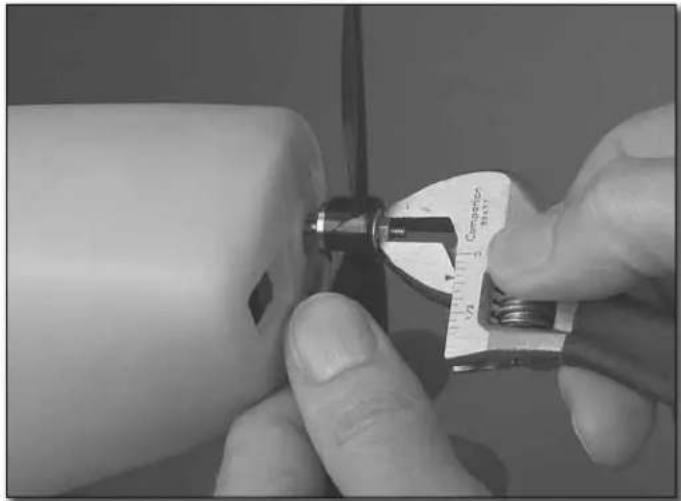 Flyzone Super Cub - Mount the Propeller - 1