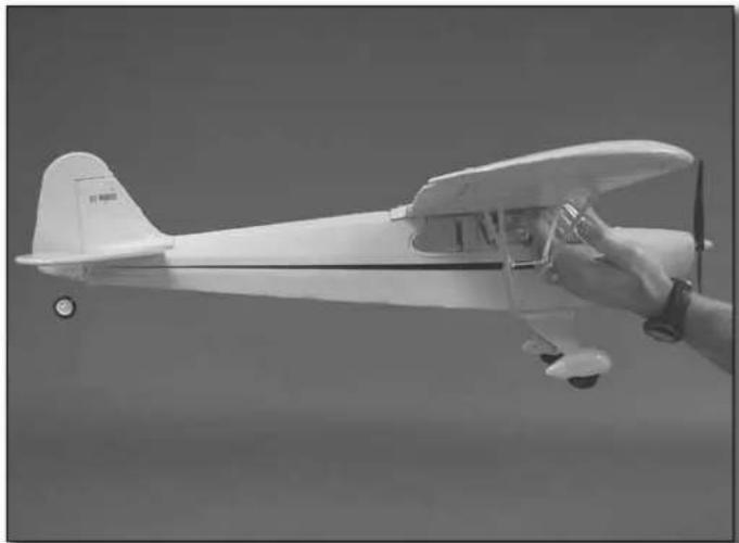 Flyzone Super Cub - Check the C.G. (Center of Gravity) - 4