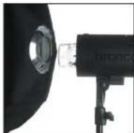 Broncolor Siros 400 L - Changing light modifiers - 3