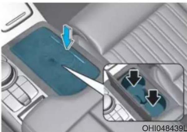 Genesis G90 (2021) - Cup Holder - 1