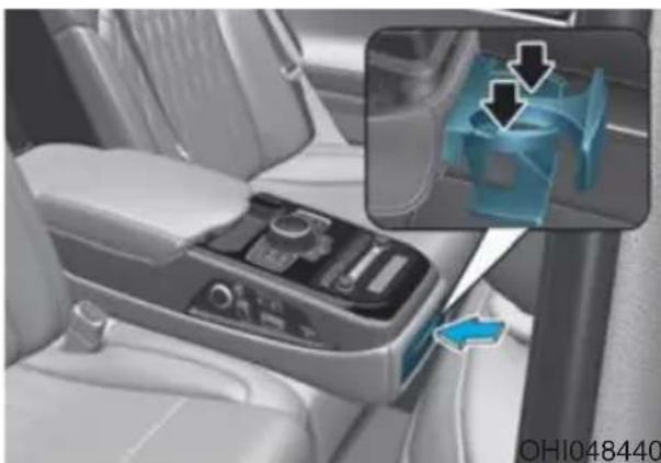 Genesis G90 (2021) - Cup Holder - 2
