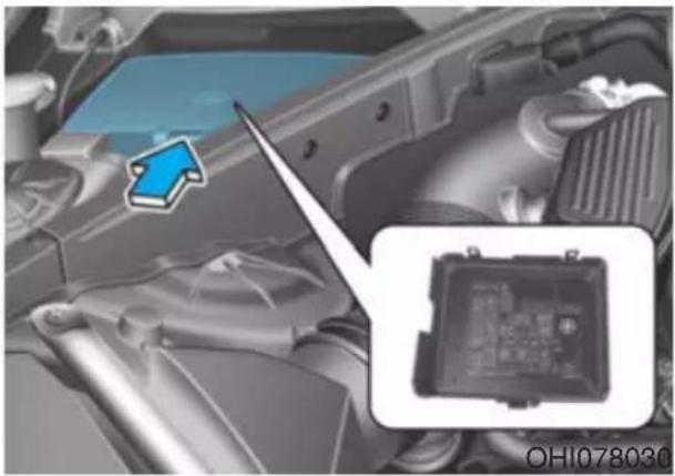 Genesis G90 (2021) - Engine compartment fuse panel (Engine room junction block) - 1