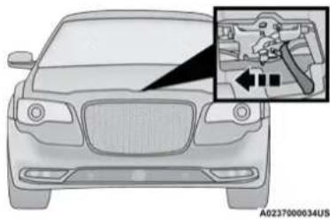 Chrysler 300 (2021) - OPENING THE HOOD - 2
