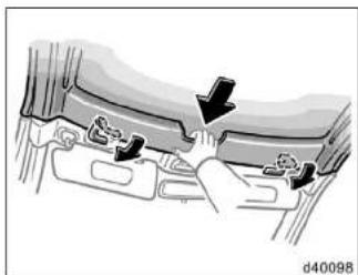 TOYOTA Solara (2007) - RAISING THE CONVERTIBLE TOP MANUALLY - 2