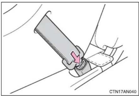 TOYOTA RAV4 EV (2013) - Removing a child restraint installed with a seat belt - 1