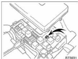 TOYOTA Tundra (2004) - Checking and replacing fuses - 7