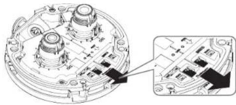 Hanwha PNM-7002VD - Herausnehmen einer Micro SD-Speicherkarte - 1