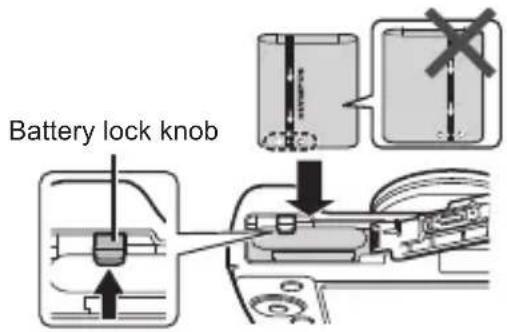 OLYMPUS DZ-100 - Inserting and removing the battery and card (commercially available) - 2