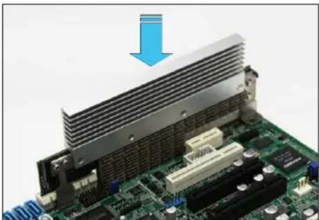 ASUS Z9NA-D6C - Installing an ASUS PIKE RAID card (Optional) - 3