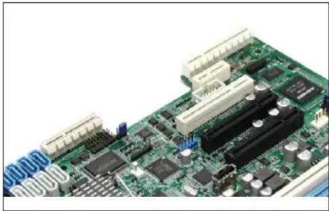 ASUS Z9NA-D6C - Installing an ASUS PIKE RAID card (Optional) - 1