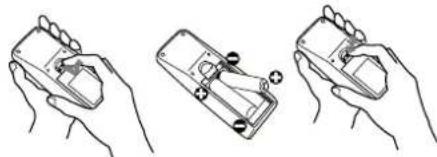 HITACHI CP-X5 - Putting batteries - 1