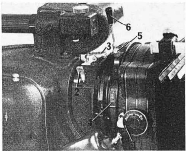 ARRI FLEX 35 BL - Adjusting of the drive belts - 4