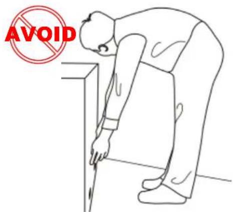 Avocor AVW-6555 - Carrying the Display - 1