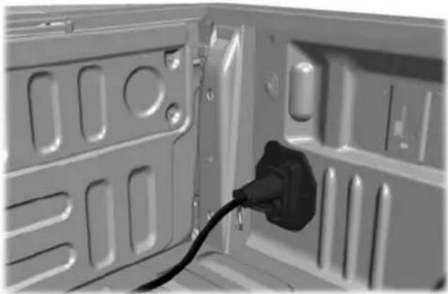 FORD F-250 Super Duty (2021) - Fifth Wheel and Gooseneck Trailer Setup (If Equipped) - 3