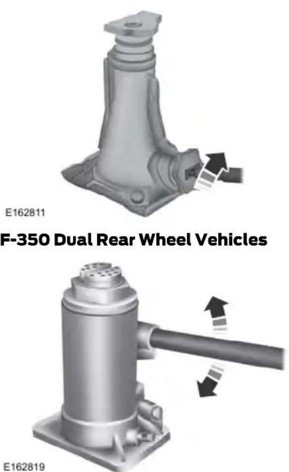FORD F-250 Super Duty (2021) - Jacking the Vehicle - 10
